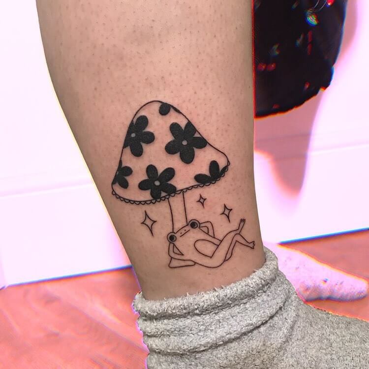Charlotte Lucyy @charlottelucyy_tattoo