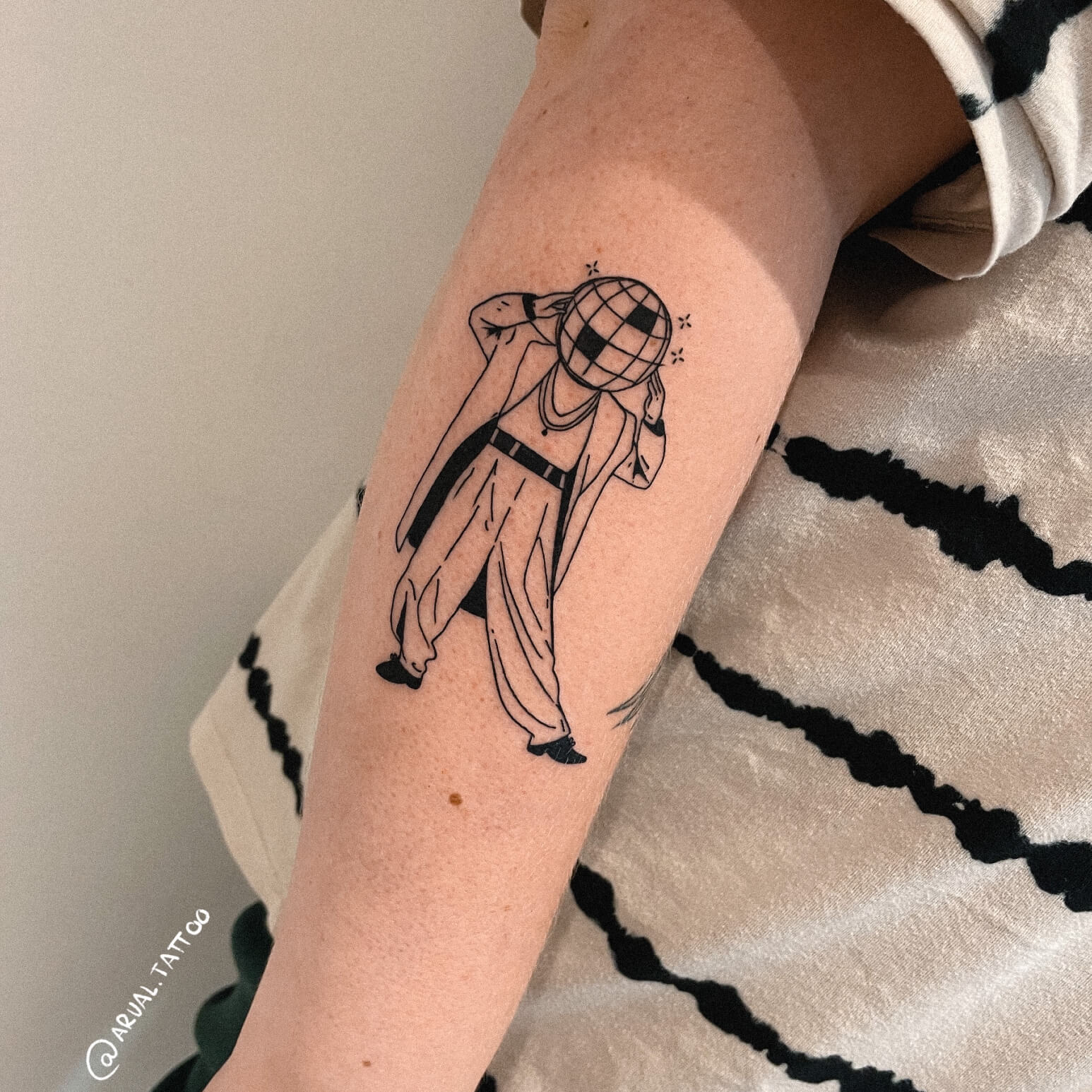 Laura Simon @arual.tattoo