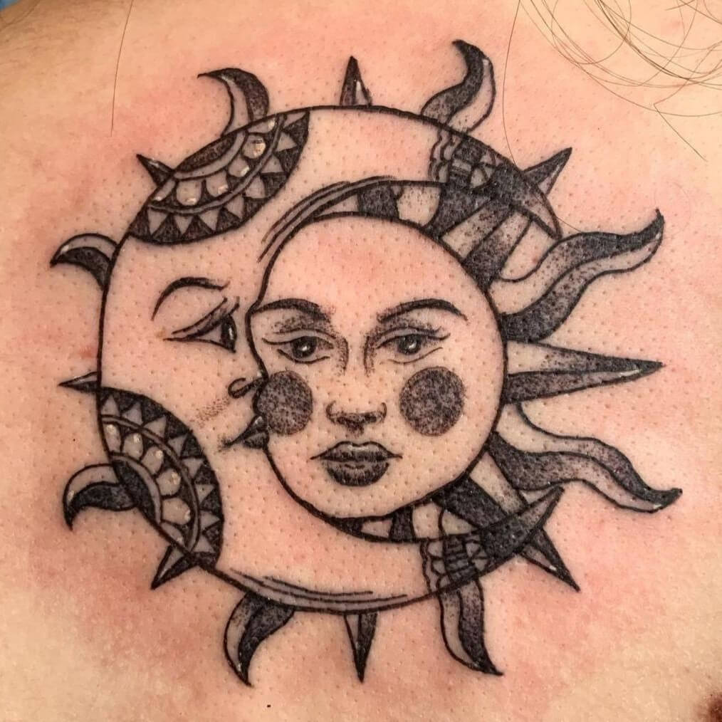 Sophie Lynch @lynchie_tattoo