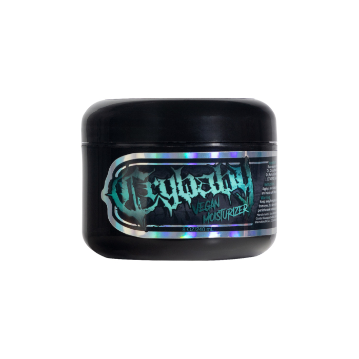 Un contenant noir de Crybaby - Gothbaby Glide 240 ml, une crème hydratante végane, avec une étiquette holographique comportant un lettrage stylisé et des informations sur le produit, présenté sur fond blanc.