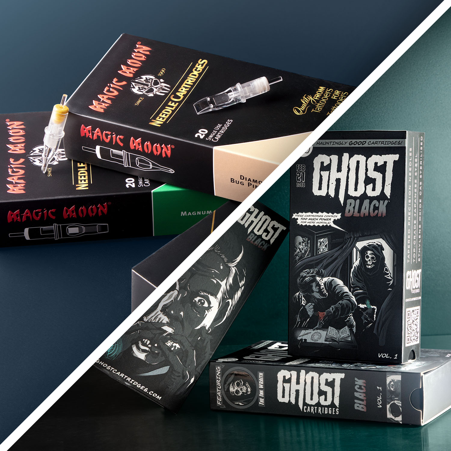 Op elkaar gestapelde dozen met Magic Moon- en Ghost-cartridges